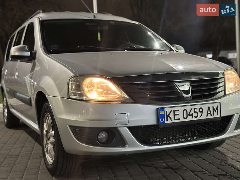 Седан Dacia Logan 2009 в Днепре