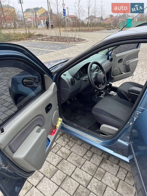 Седан Dacia Logan 2009 в Тернополе