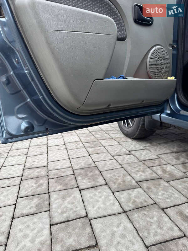 Седан Dacia Logan 2009 в Тернополе