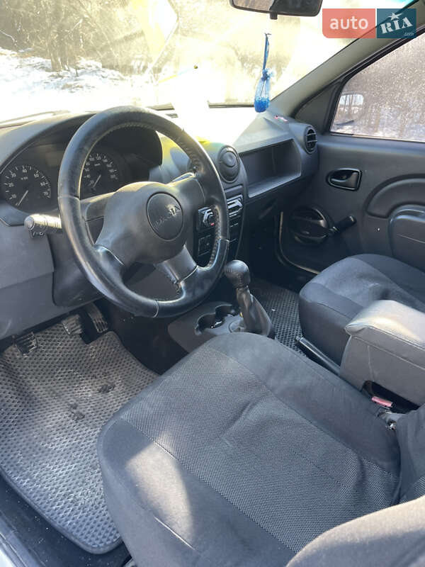 Седан Dacia Logan 2006 в Кропивницькому