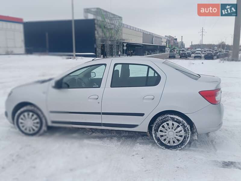 Седан Dacia Logan 2013 в Чернигове