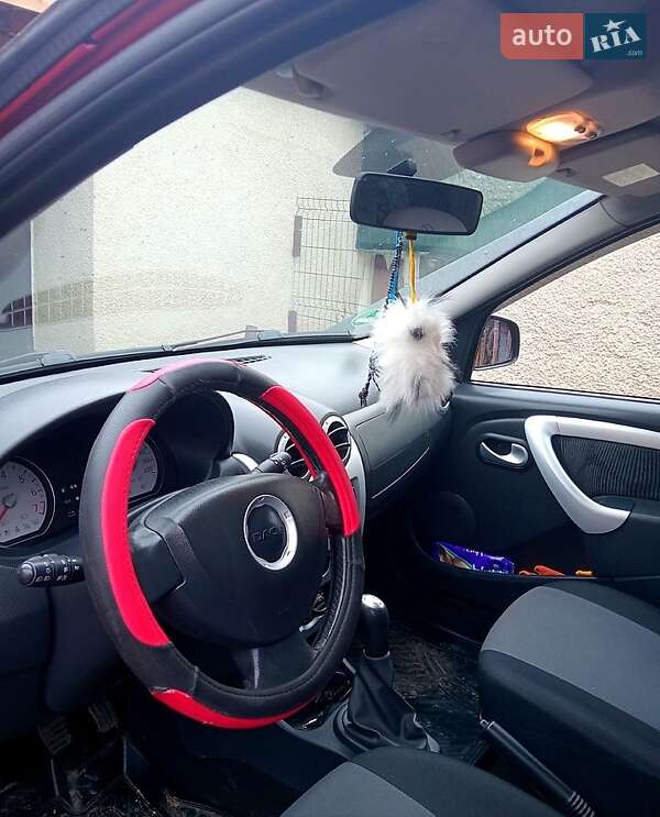 Седан Dacia Logan 2011 в Баштанке