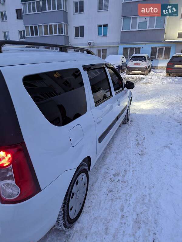 Седан Dacia Logan 2010 в Полтаве