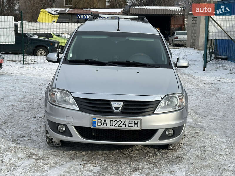 Седан Dacia Logan 2011 в Каменском