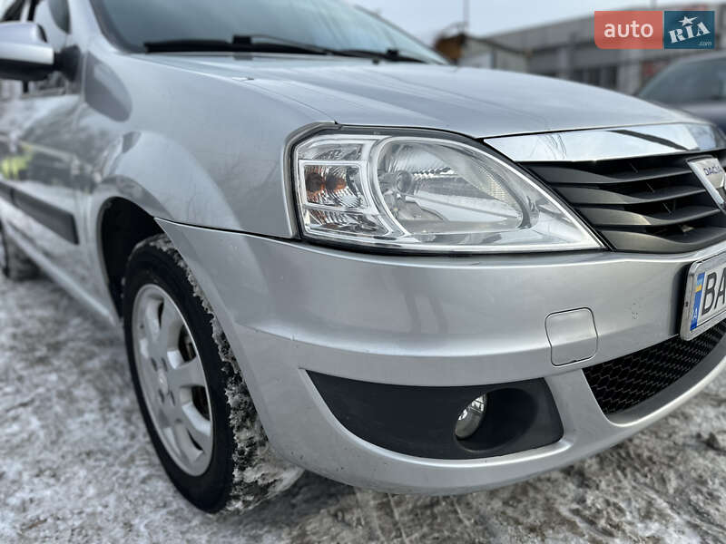 Седан Dacia Logan 2011 в Каменском