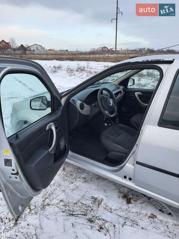 Седан Dacia Logan 2009 в Чугуеве