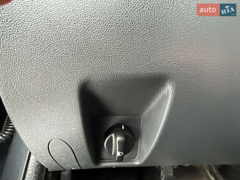 Седан Dacia Logan 2011 в Луцке