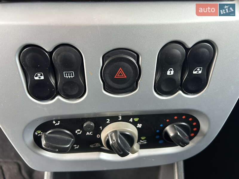 Седан Dacia Logan 2011 в Белой Церкви