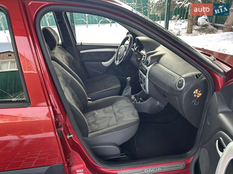 Седан Dacia Logan 2011 в Белой Церкви