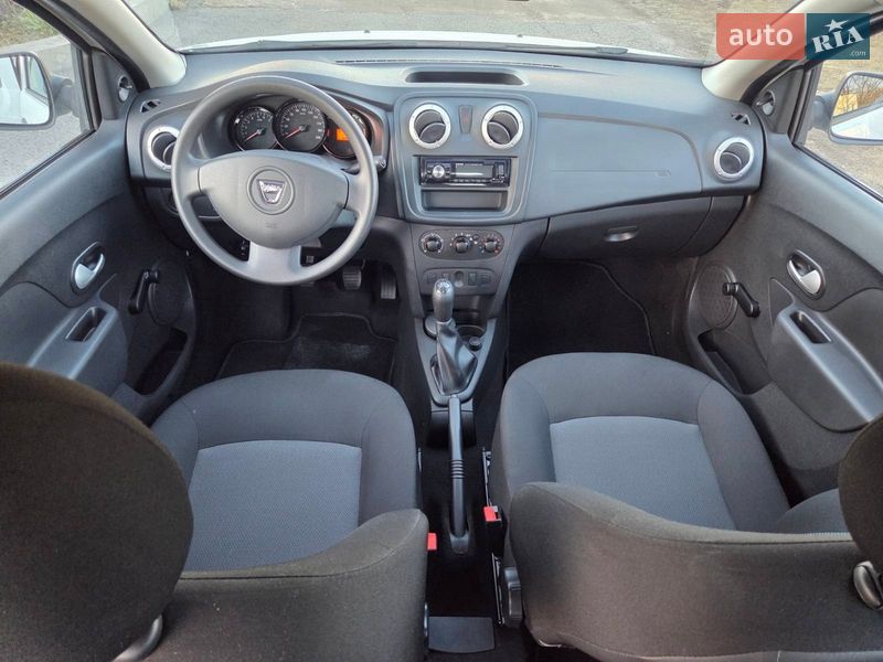 Седан Dacia Logan 2015 в Каменском