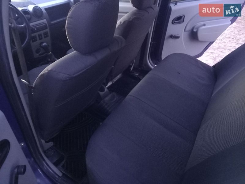 Седан Dacia Logan 2006 в Харькове