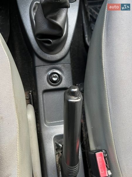 Седан Dacia Logan 2006 в Івано-Франківську