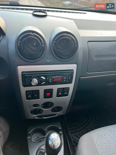 Седан Dacia Logan 2006 в Івано-Франківську