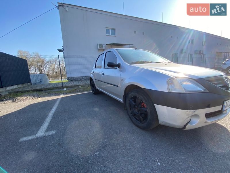 Седан Dacia Logan 2007 в Ужгороде