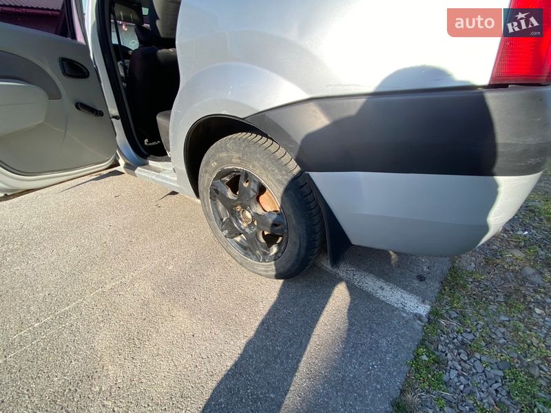 Седан Dacia Logan 2007 в Ужгороде
