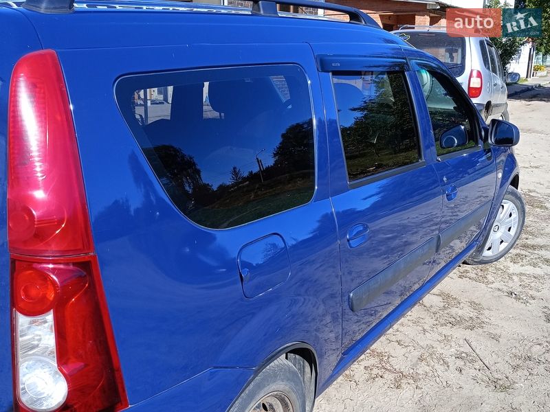 Седан Dacia Logan 2009 в Тростянце
