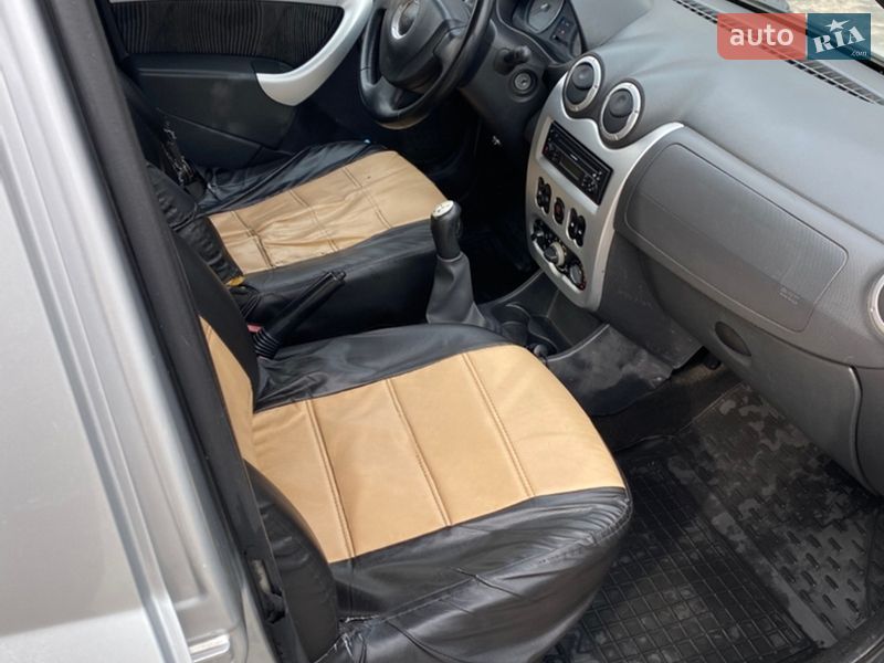 Седан Dacia Logan 2011 в Одессе