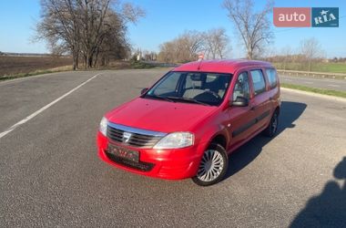 Седан Dacia Logan 2009 в Ромнах