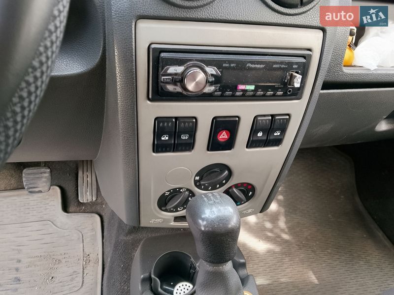Седан Dacia Logan 2006 в Хусті фото 6 Седан Dacia Logan 2006 в Хусті