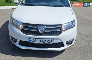 Седан Dacia Logan 2015 в Умані