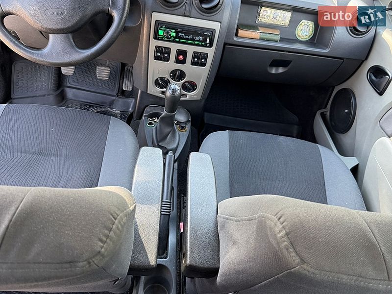 Седан Dacia Logan 2007 в Киеве