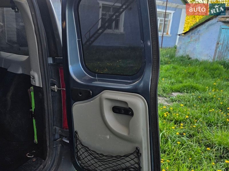 Седан Dacia Logan 2007 в Новой Ушице