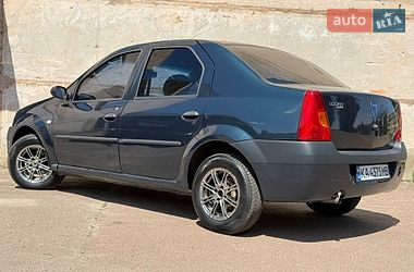 Седан Dacia Logan 2006 в Киеве