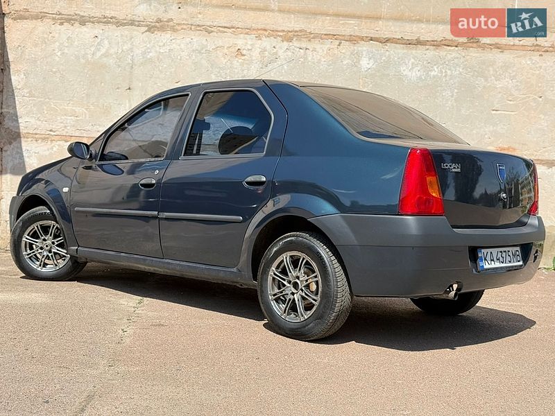 Седан Dacia Logan 2006 в Киеве