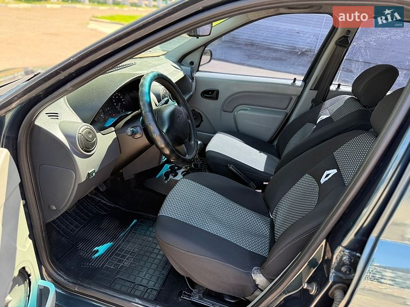 Седан Dacia Logan 2006 в Киеве