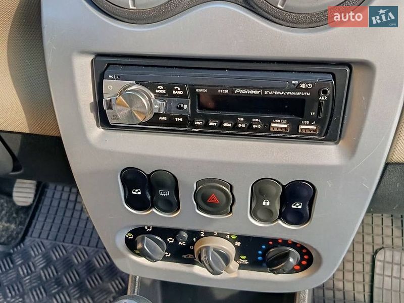 Седан Dacia Logan 2010 в Дубно