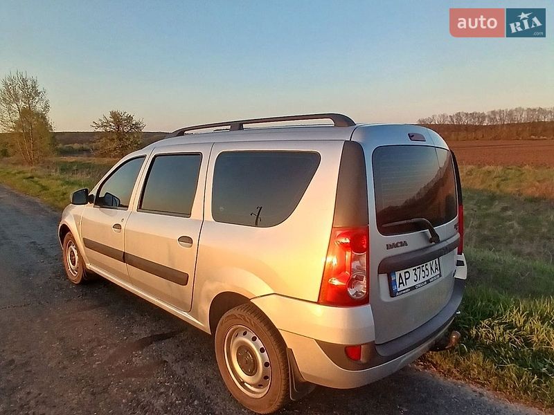 Седан Dacia Logan 2008 в Гадяче