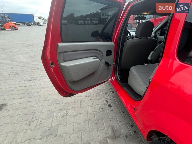 Седан Dacia Logan 2008 в Львове