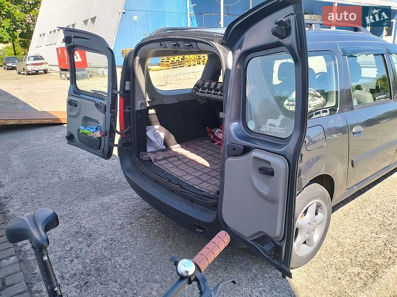 Седан Dacia Logan 2008 в Києві