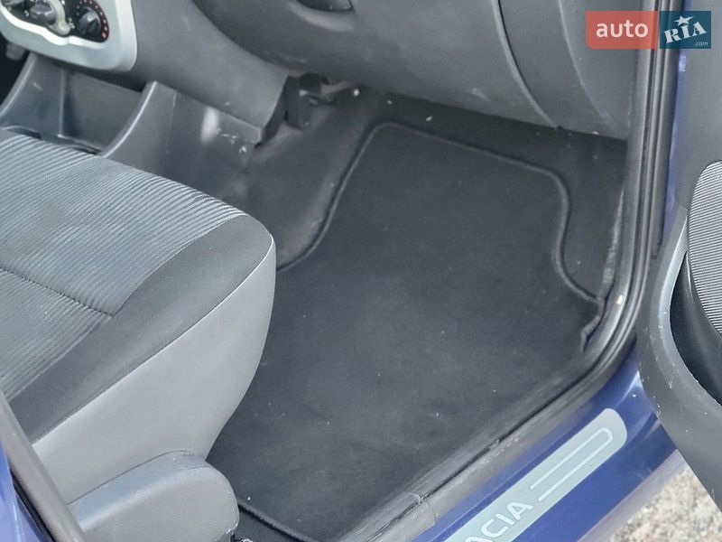 Седан Dacia Logan 2009 в Збараже