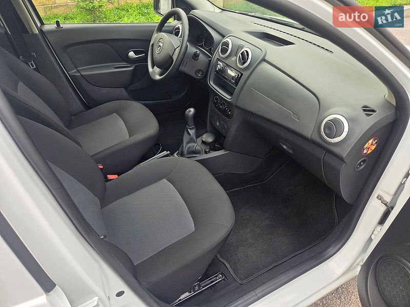 Седан Dacia Logan 2015 в Каменском