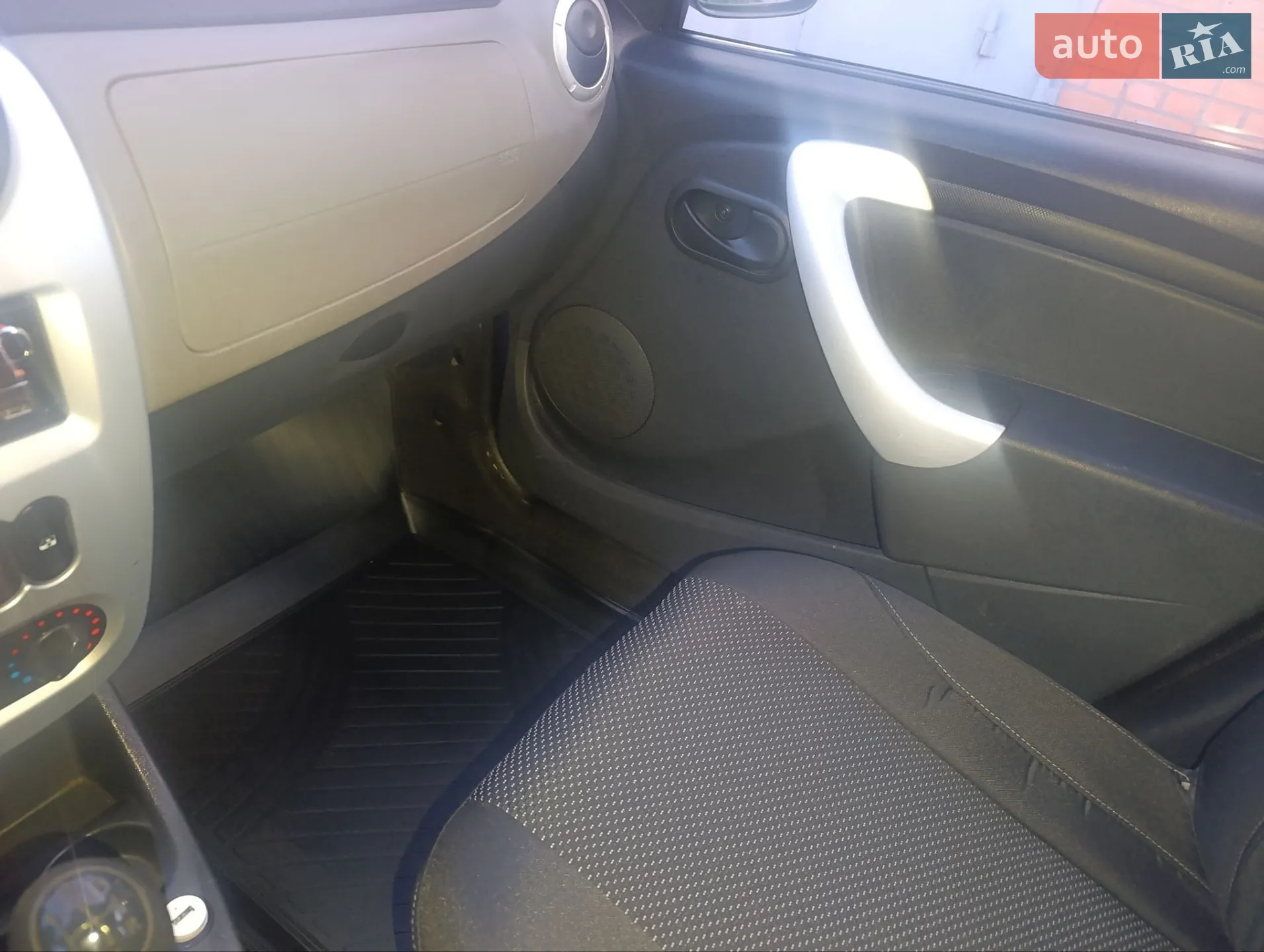 2012 Dacia Logan - мініатюра 14