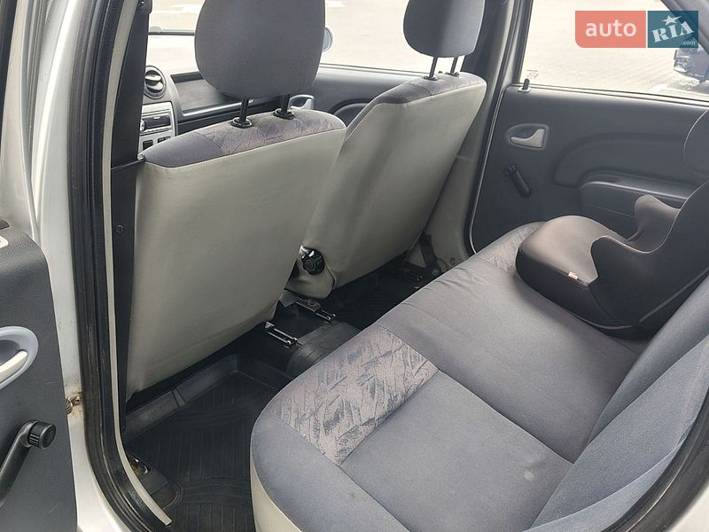 Седан Dacia Logan 2007 в Виннице