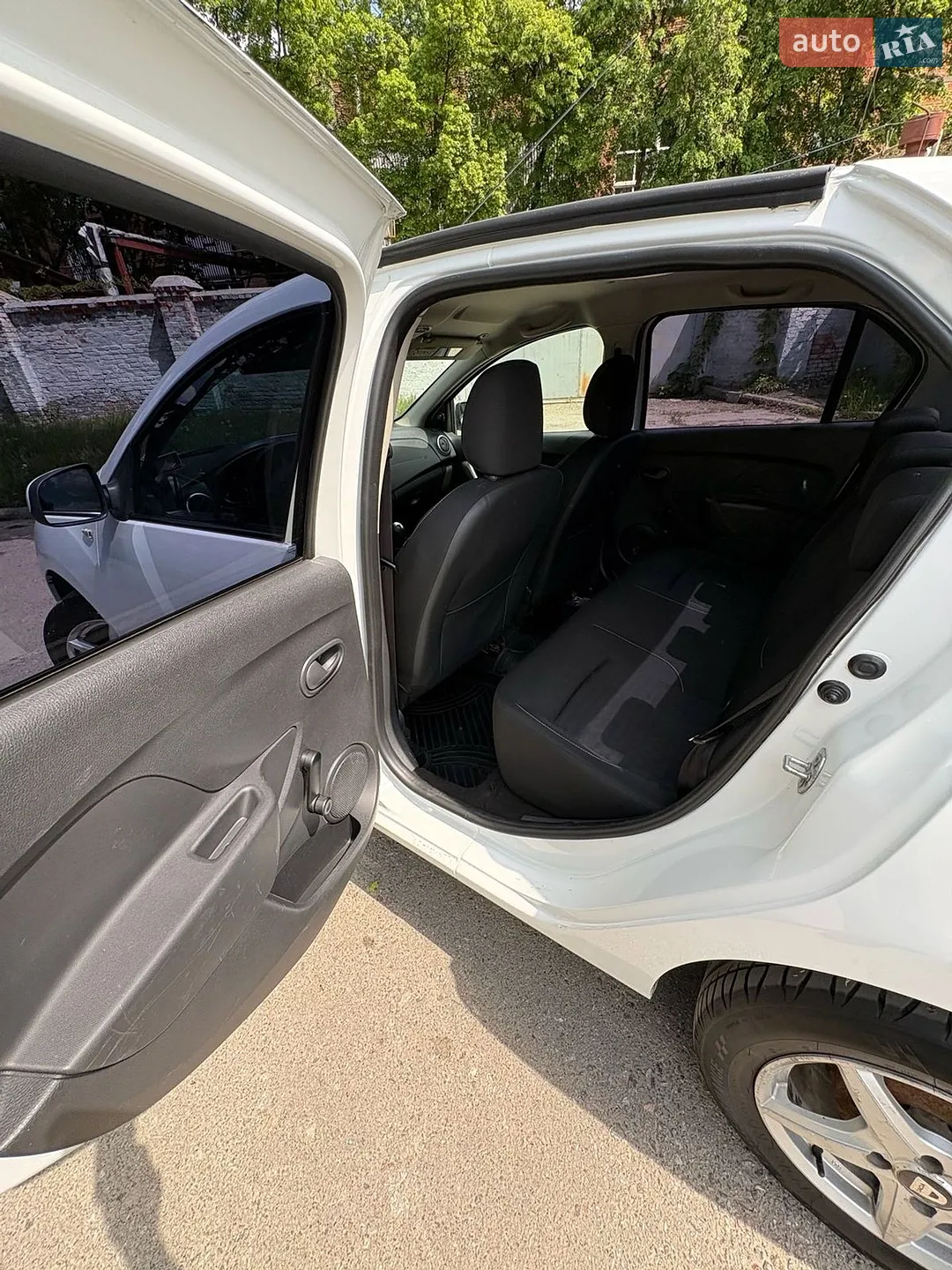 2013 Dacia Logan - мініатюра 14
