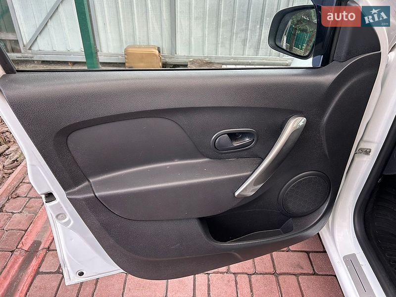 Седан Dacia Logan 2015 в Белой Церкви