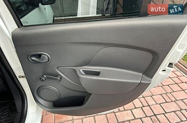 Седан Dacia Logan 2015 в Белой Церкви