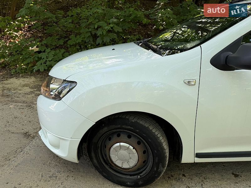 Седан Dacia Logan 2014 в Львове