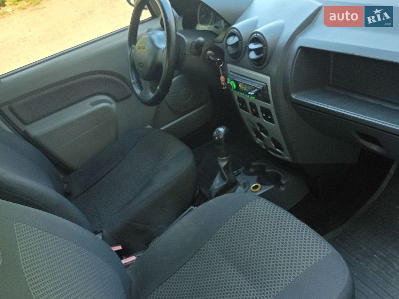 Седан Dacia Logan 2008 в Виннице