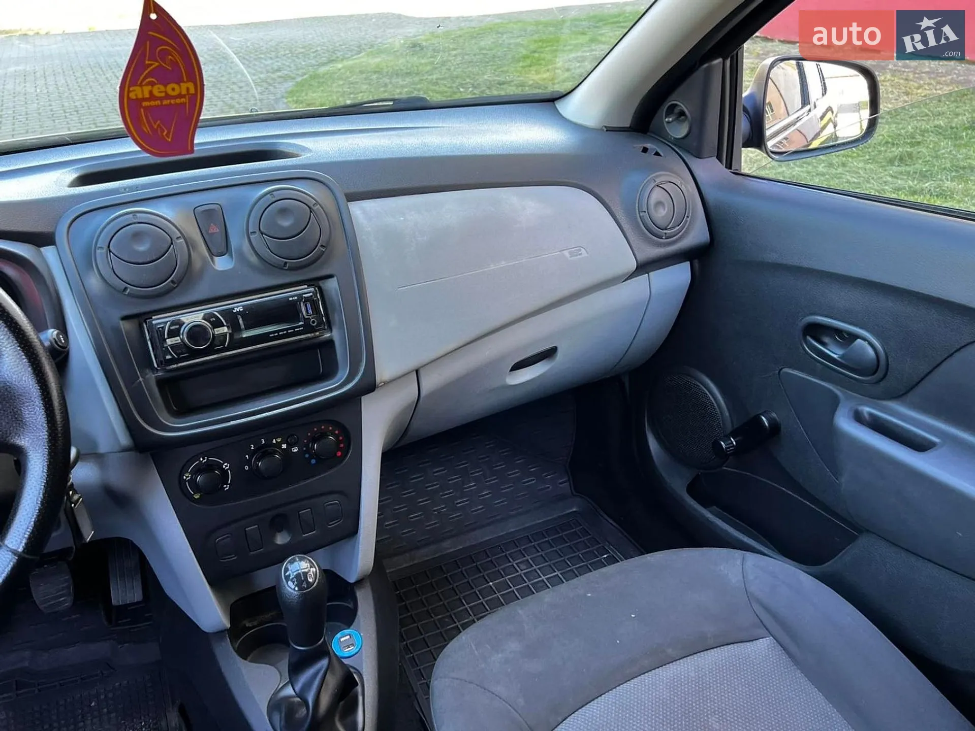 2013 Dacia Logan - мініатюра 8