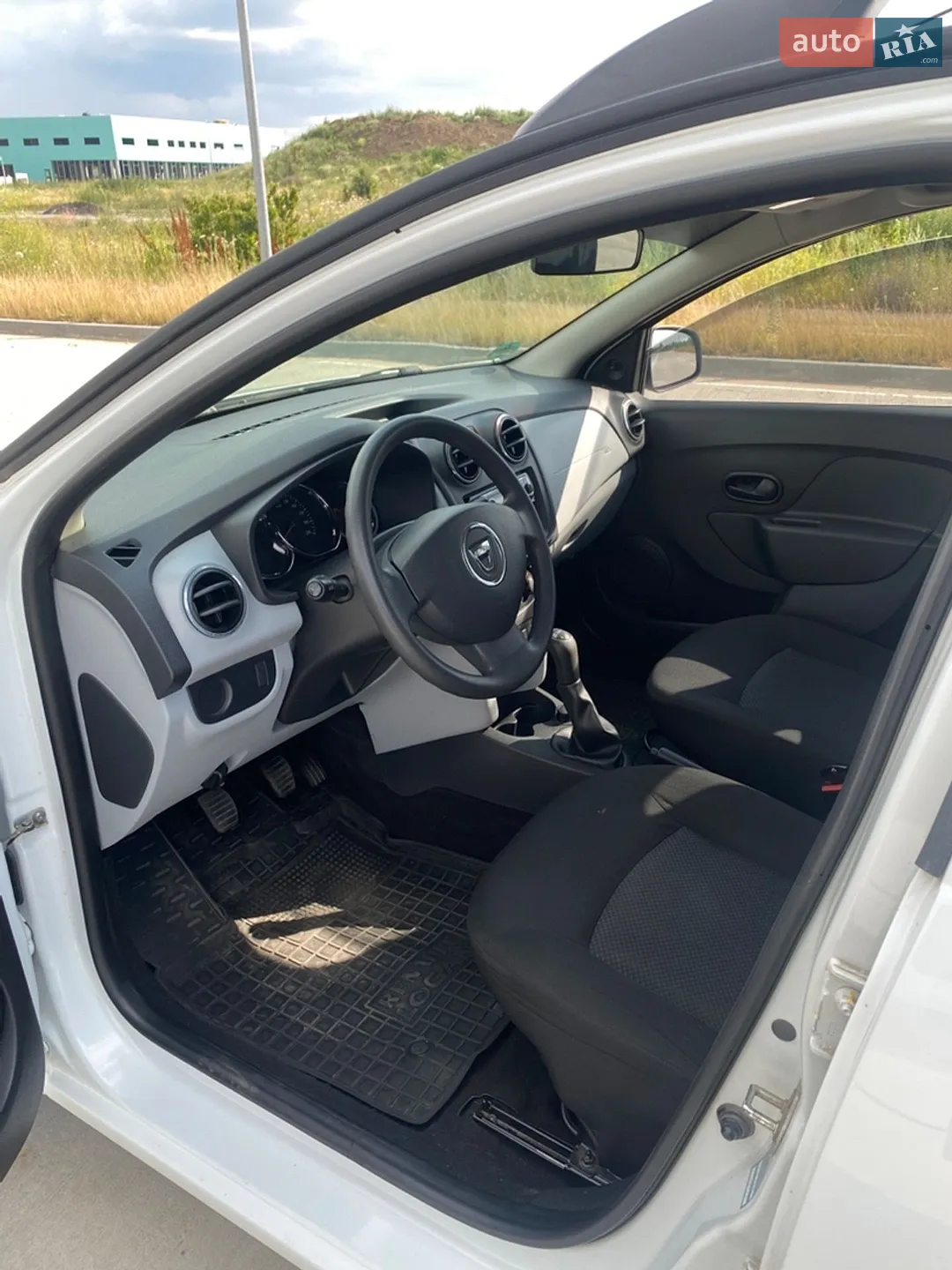 2014 Dacia Logan - мініатюра 9