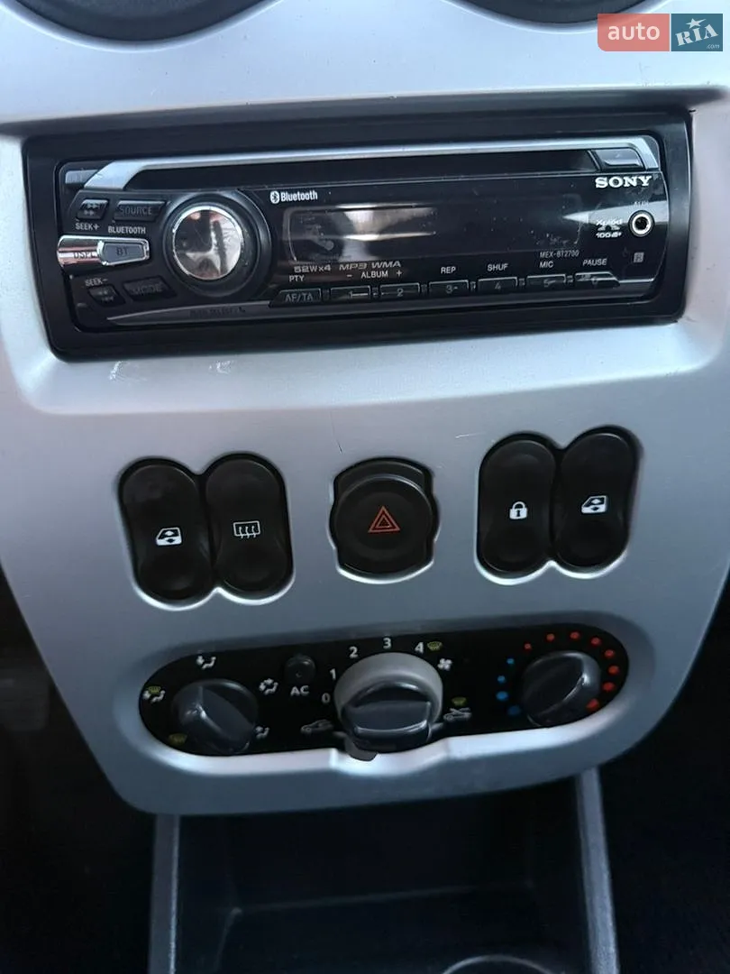 2010 Dacia Logan - мініатюра 10