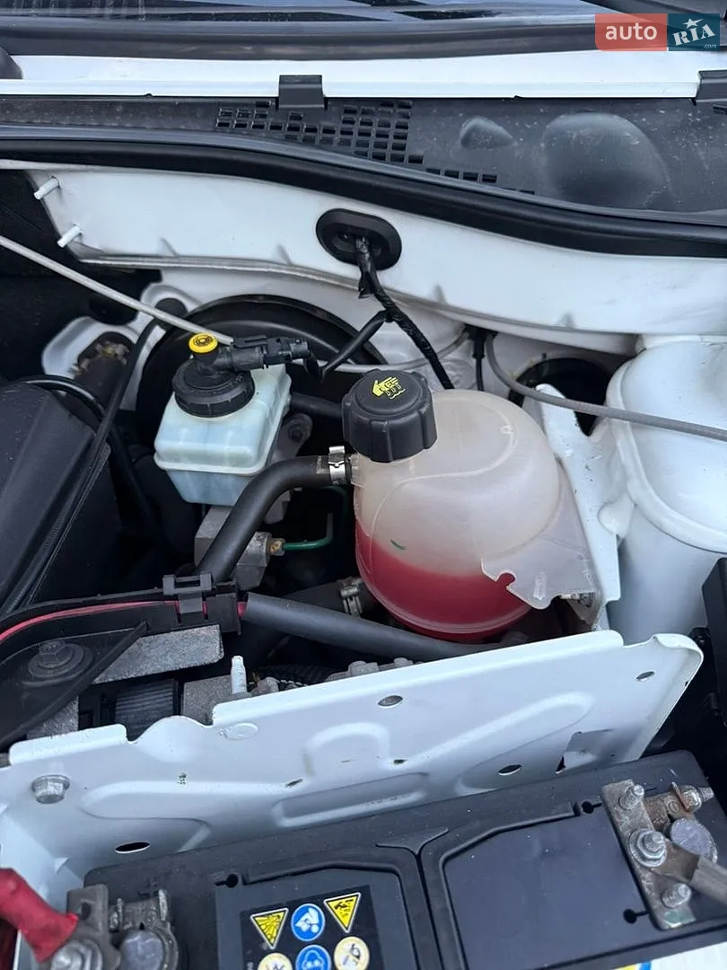 2010 Dacia Logan - мініатюра 17