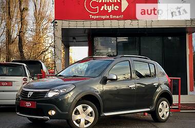 Позашляховик / Кросовер Dacia Sandero StepWay 2010 в 