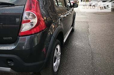 Позашляховик / Кросовер Dacia Sandero StepWay 2010 в 