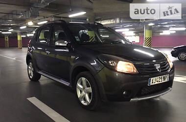 Хэтчбек Dacia Sandero StepWay 2010 в Луцке