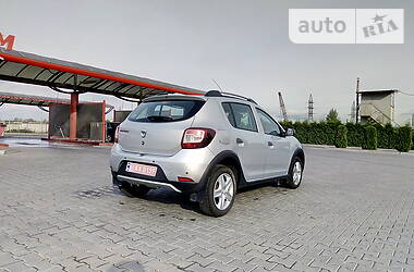 Внедорожник / Кроссовер Dacia Sandero StepWay 2015 в Луцке